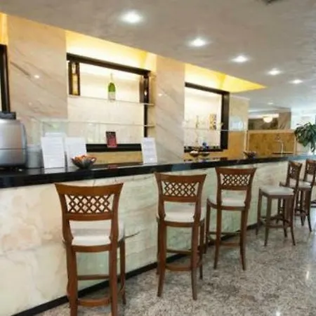 מלון Alexander Business E Conference