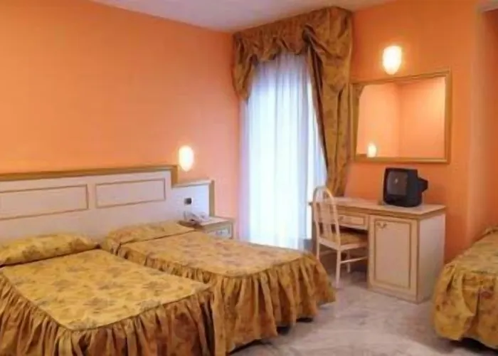 Alexander Palace فندق