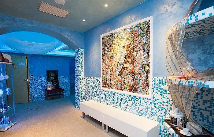 فندق Alexander Palace 4*