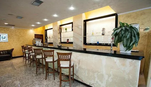 酒店 Alexander Palace 阿巴诺泰尔梅