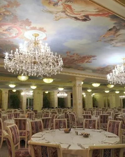 فندق Alexander Palace أبانو تيرمي