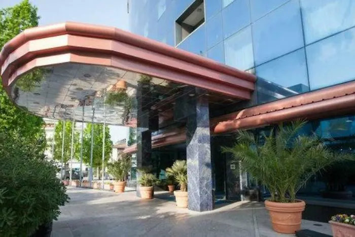 Alexander Palace 酒店 4*