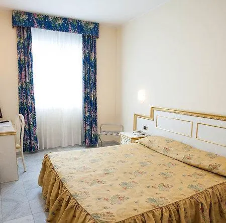 Alexander Palace Hotel