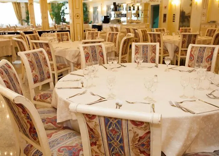 Alexander Palace Hotell