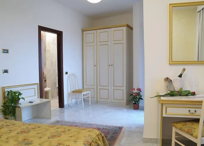 Hotell Alexander Palace 4*